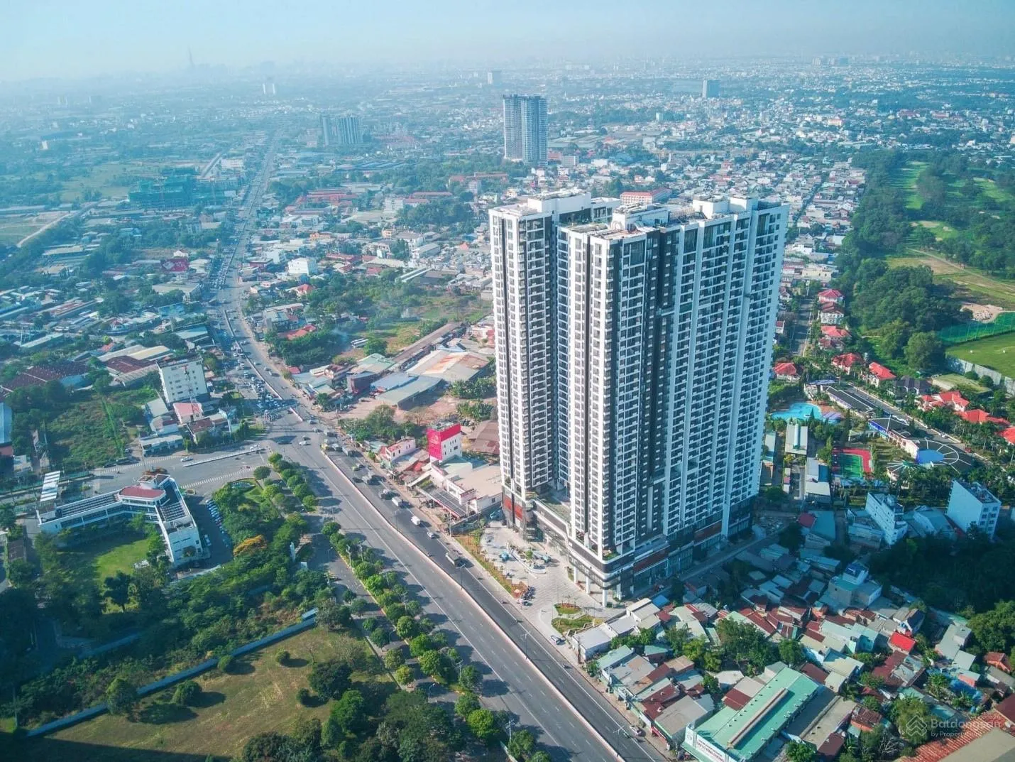 Danh sách những dự án căn hộ quốc lộ 13 đang giao dịch trên thị trường The Emerald Golf View